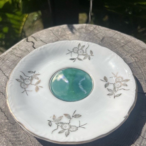 Sterling China Japan -vintage Iridescent Footed Teacup & Saucer - Picture 3 of 12